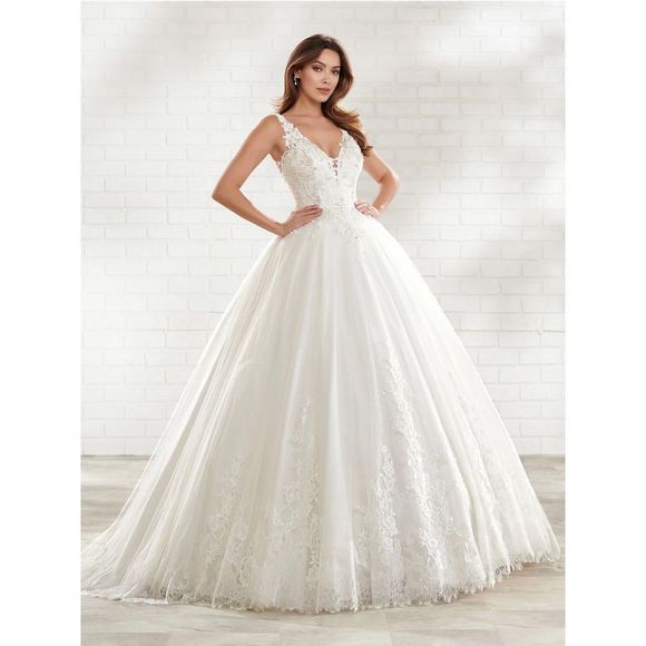 White Ariana Vara Size 8 Ball gown dress - Picture 1 of 2